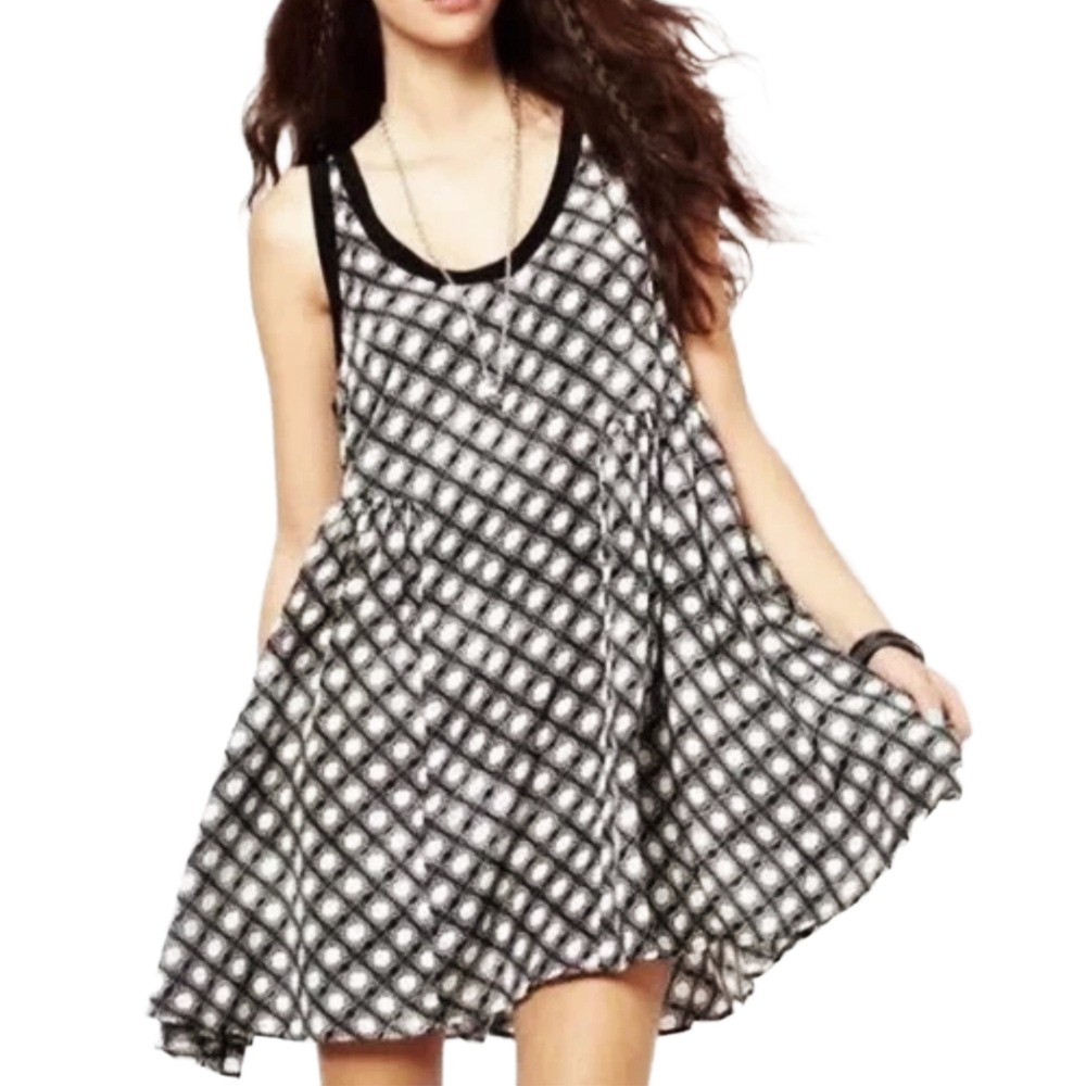 FREE PEOPLE Molly Dot Swing Sleeveless Shift Dress • XS • black & white - Picture 2 of 9